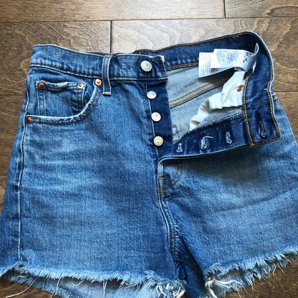 LEVIS Ribcage Short - Picture 3 of 4